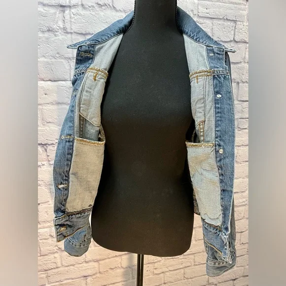 Old Navy Denim Jacket Women’s - Picture 2 of 9